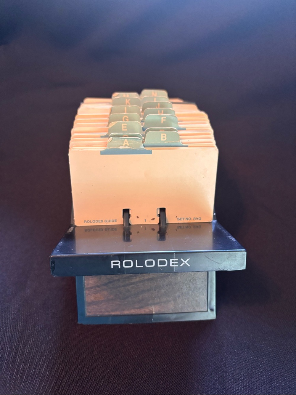 Vintage Rolodex Rotary Card File - Black Base with Beige/Tan Dividers